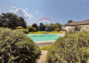 Piscina - Villa Via Enrico fermi
 
18, Sumirago - foto 31