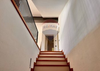 Scale - Villa Via Enrico fermi
 
18, Sumirago - foto 34