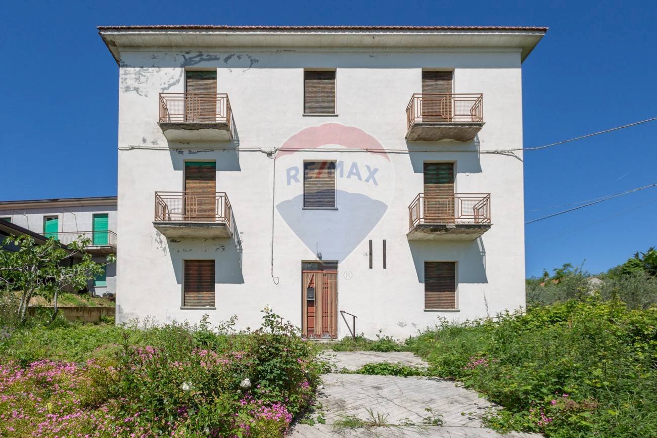 Edificio all\'aperto - Casa indipendente via Colli, Fara Filiorum Petri - foto 1