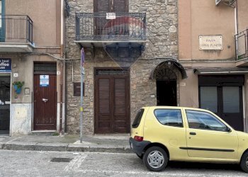 Edificio all\'aperto - Independent house Via Cartagine
 
8-10, Caccamo - photo 2