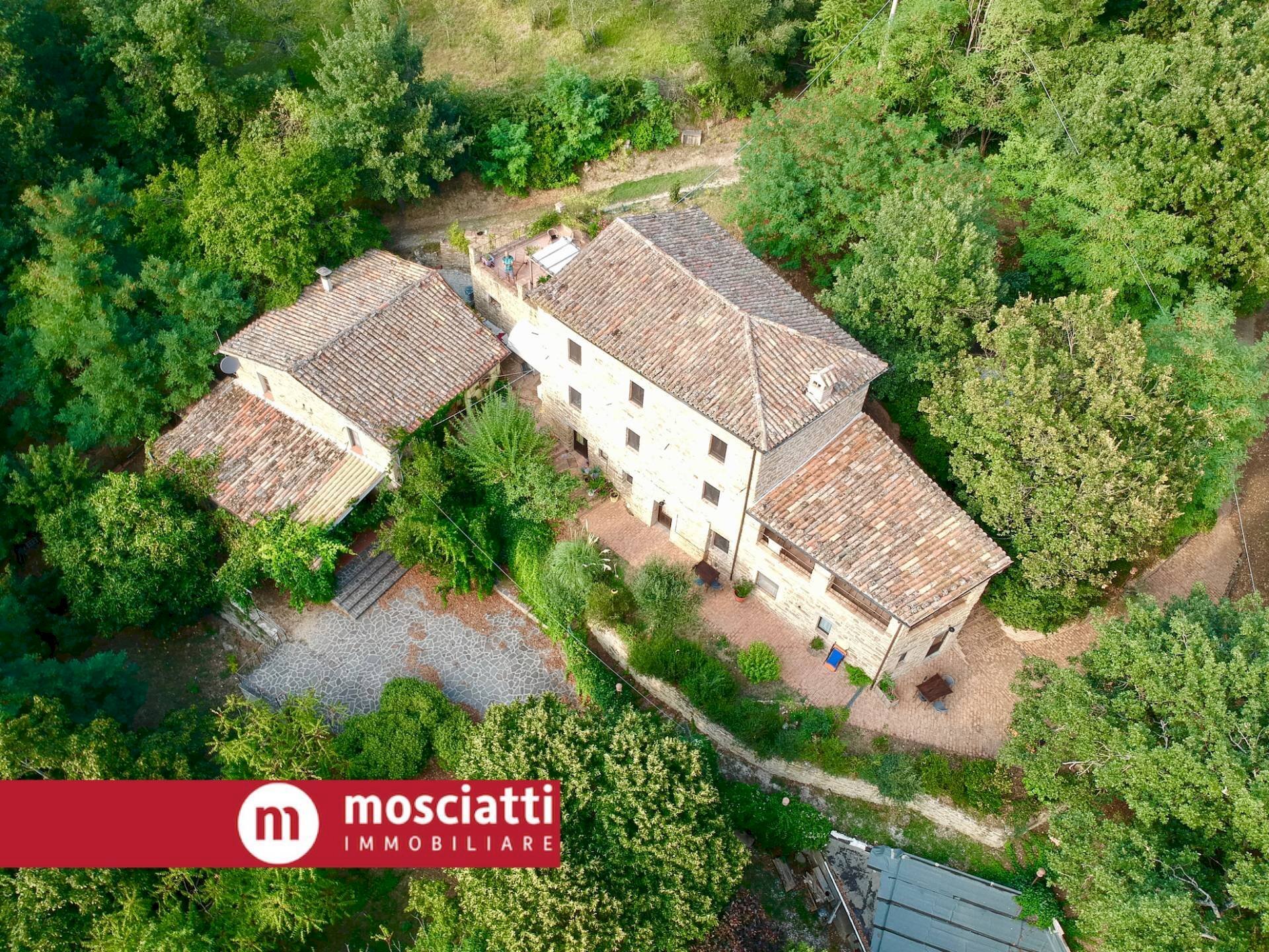 Foto 1 - Agriturismo Località Rocca D'Ajello
 
9, Camerino - photo 1