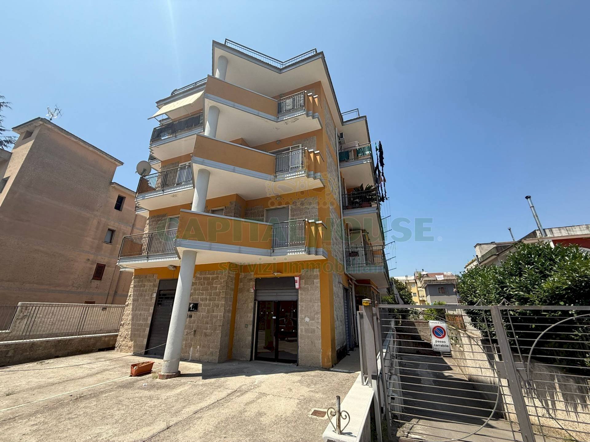 Foto 3 - Locale Commerciale viale europa, Siano - foto 3