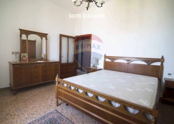 CAMERA MATRIMONIALE - Casa indipendente VIA LUDOVICO ARIOSTO
 
5 - 7, Roccastrada - foto 2