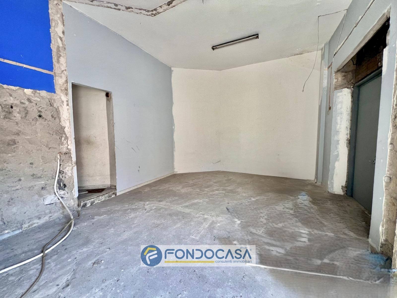 Foto 3 - Locale Commerciale via gugliemo marconi
 
37, Sant'Antimo - foto 3