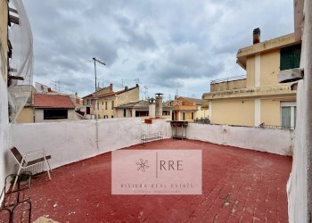 Foto 3 - Casa semi indipendente via Nunzio Cesare Regina, Pietra Ligure - foto 3