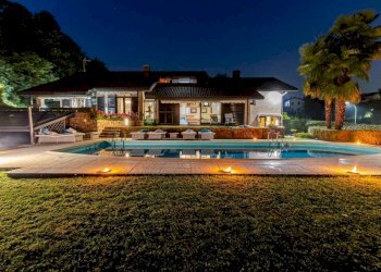 Piscina - Villa via Francesco Inzoli, 9, Tradate - foto 1