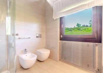 Bagno - Villa via Francesco Inzoli, 9, Tradate - foto 24