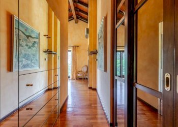 Corridoio - Villa via Francesco Inzoli, 9, Tradate - photo 22