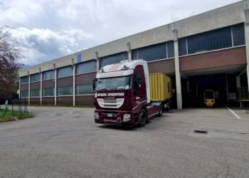 Facciata - Capannone via John Fitzgerald Kennedy, Cerro Maggiore - foto 1