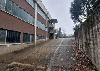 Facciata - Capannone via John Fitzgerald Kennedy, Cerro Maggiore - foto 3