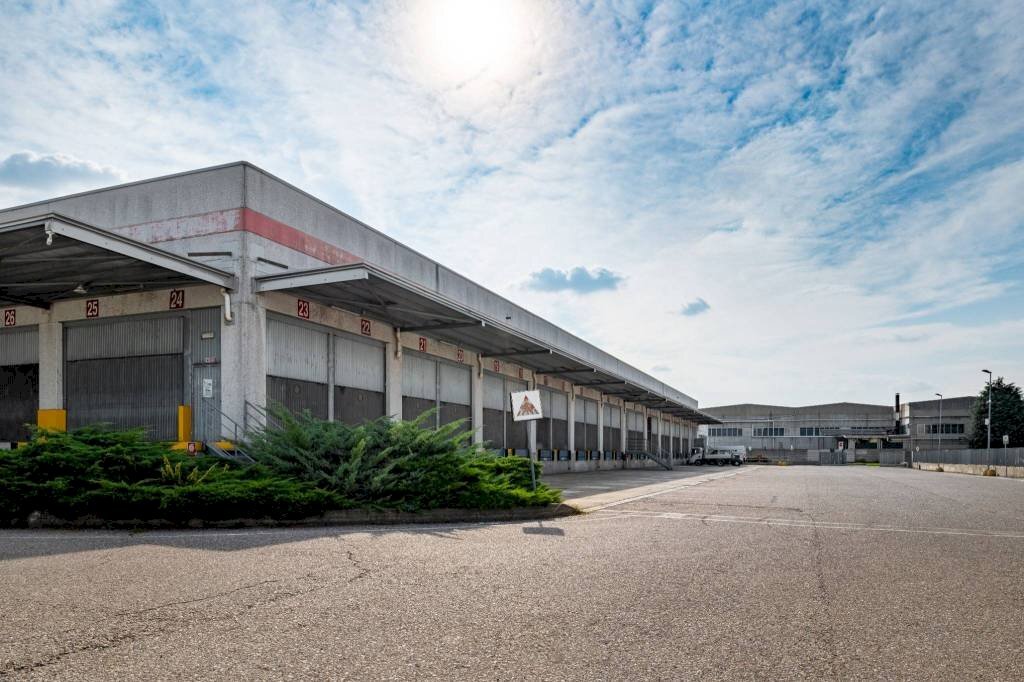 Magazzino - Capannone via Isonzo, Olgiate Olona - foto 1