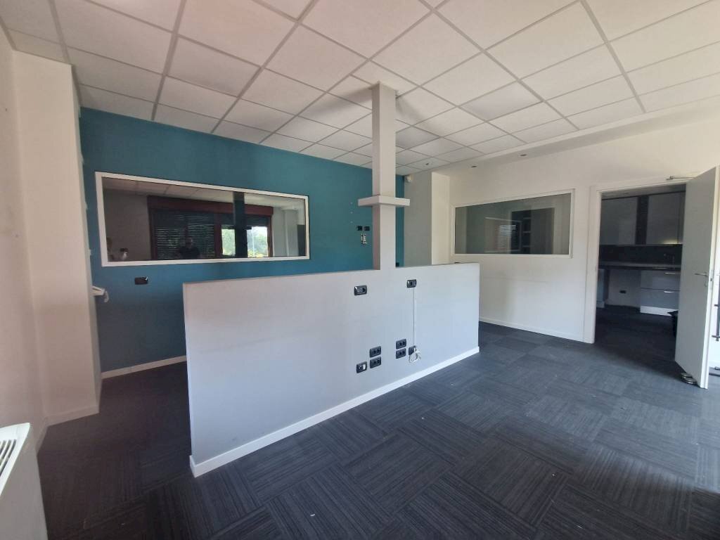 Stanza non arredata - Ufficio via Achille Grandi, 46, Rho - foto 2