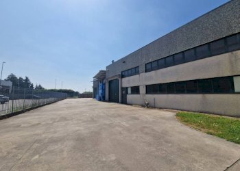 Facciata - Shed viale Lombardia, Parabiago - photo 2