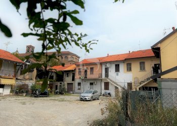 Corte interna - Magazzino VIA MADONNINA, 24, Agrate Brianza - foto 4