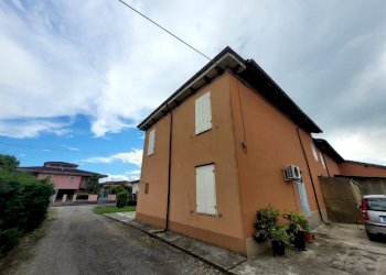 Villa Unifamiliare Besenzone - foto 1