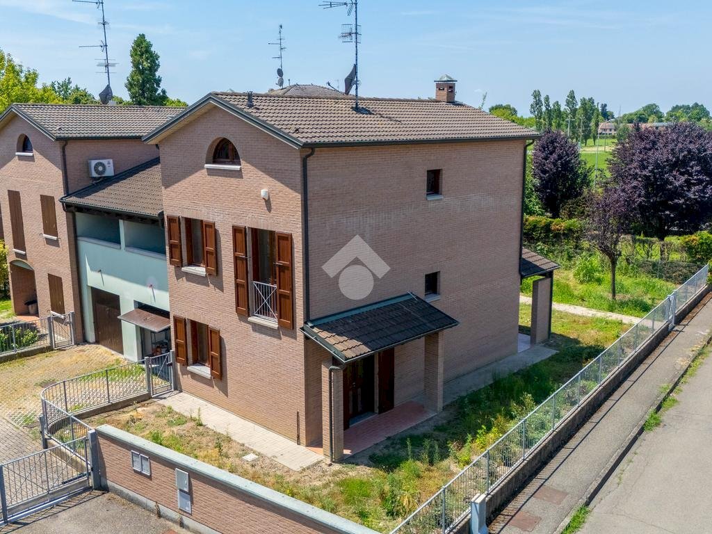 Porzione di casa Via Matilde Serao, Reggio nell'Emilia - foto 1