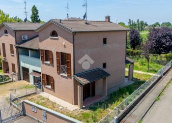 Porzione di casa Via Matilde Serao, Reggio nell'Emilia - foto 1