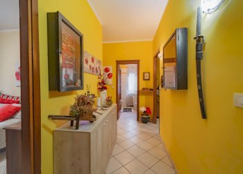 Three-room apartment Via Monsignor Alfonso Maria Riberi, Cuneo - photo 9
