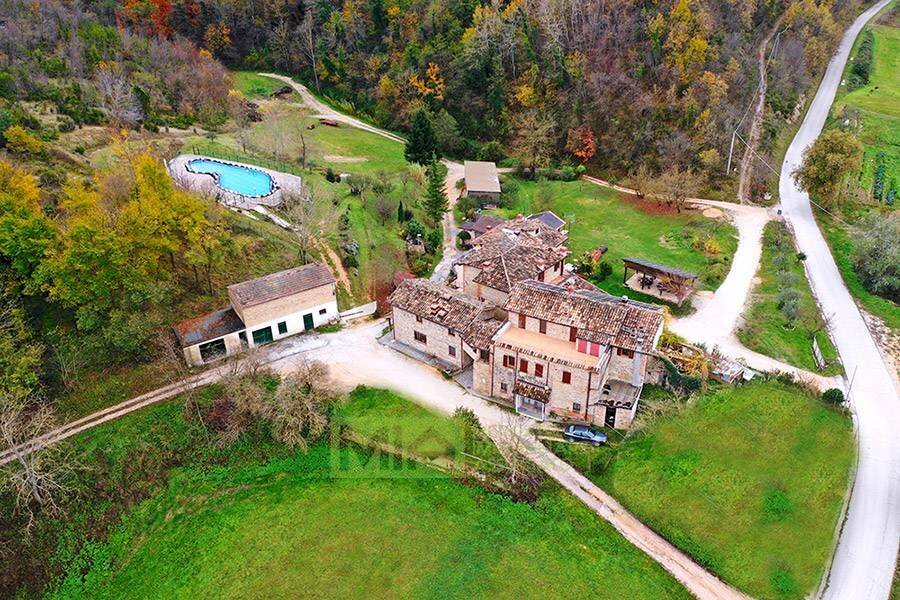 Foto 1 - Commercial Activity Piane Vecchie
 
1, Comunanza - photo 1