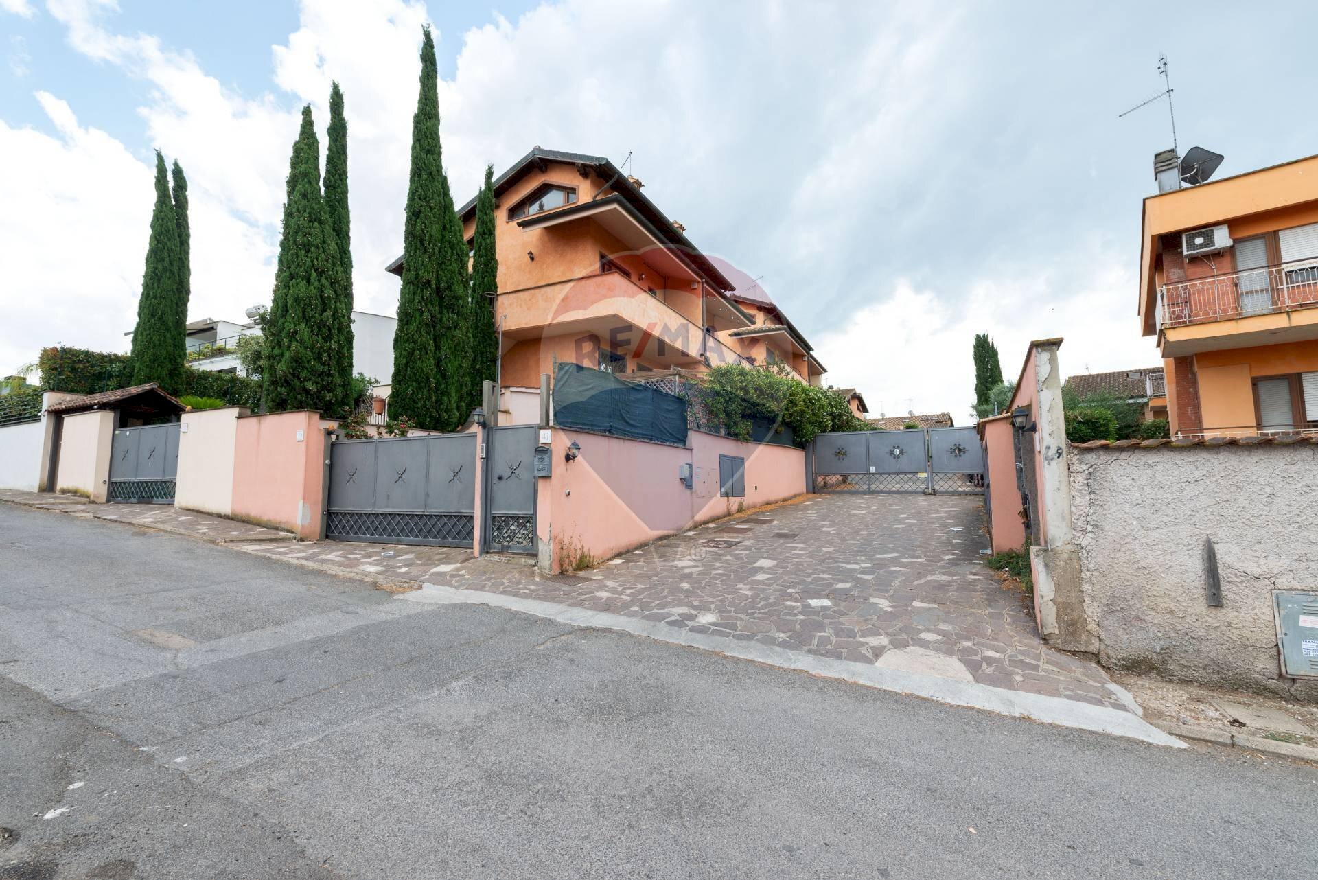 Edificio all\'aperto - Villa Bifamiliare Via Giuseppe Todeschini, Roma - foto 1