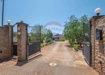 Terrazza - Villa Via Federico Ozanam
 
19, Caltagirone - foto 2