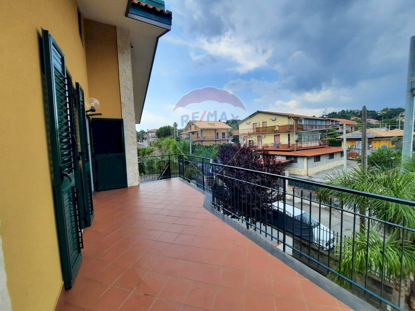 Balcone - Semi-detached house Via Iacopo da Lentini
 
22, Mascalucia - photo 1