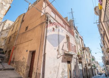 Edificio all\'aperto - Casa semi indipendente Via Altobasso Acquanova
 
23, Caltagirone - foto 20