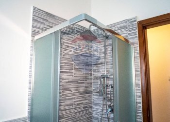 Bagno - Trilocale Via Croce
 
100, Aci Catena - foto 10