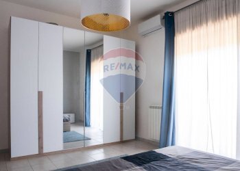 Camera / camera da letto - Trilocale Via Croce
 
100, Aci Catena - foto 12