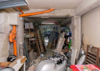 Dispensa di stoccaggio - Commercial Premises Via Antonello Da Messina
 
29, Aci Castello - photo 4