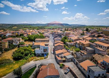 Edificio all\'aperto - Quadrilocale Via Alessandro Volta
 
22, Usini - foto 1