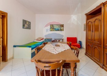 Sala da pranzo - Quadrilocale Via Alessandro Volta
 
22, Usini - foto 8