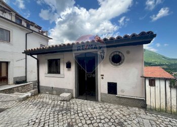 Casa all\'aperto - Casa indipendente Via Castello
 
snc, Villetta Barrea - foto 5