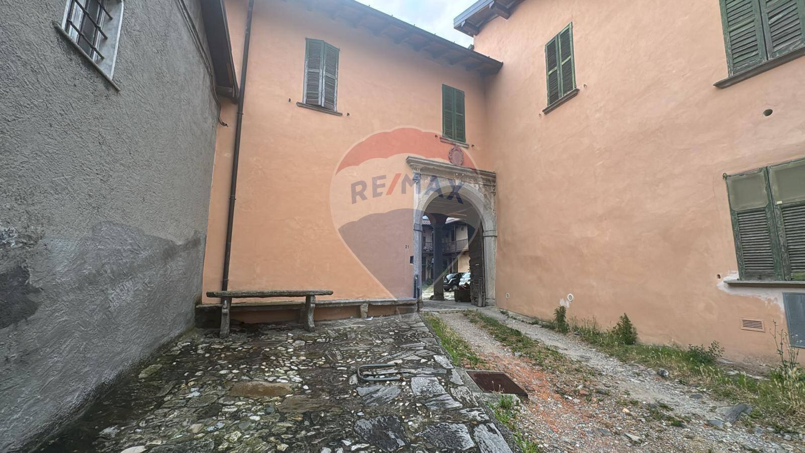 Edificio all\'aperto - Rustico via Besozzi
 
21, Gavirate - foto 2