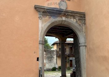 Casa all\'aperto - Rustico via Besozzi
 
21, Gavirate - foto 1