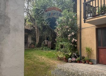 Giardino - Rustico via Besozzi
 
21, Gavirate - foto 3