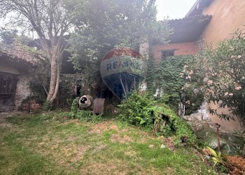 Giardino - Rustico via Besozzi
 
21, Gavirate - foto 6