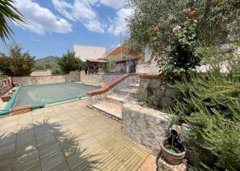 Piscina - Villa Contrada San Matteo
 
SNC, Bivona - foto 8