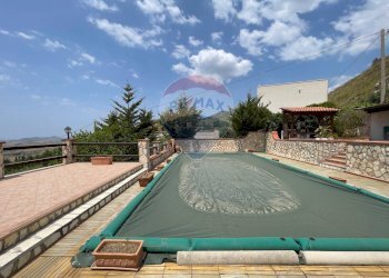 Piscina - Villa Contrada San Matteo
 
SNC, Bivona - foto 11