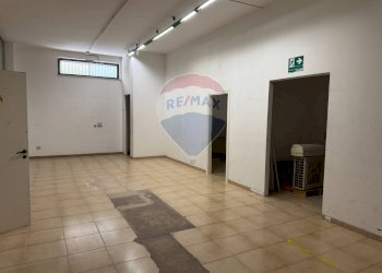 Ricezione / Lobby - Locale Commerciale Via Suor Marcella Arosio
15, Triggiano - foto 15