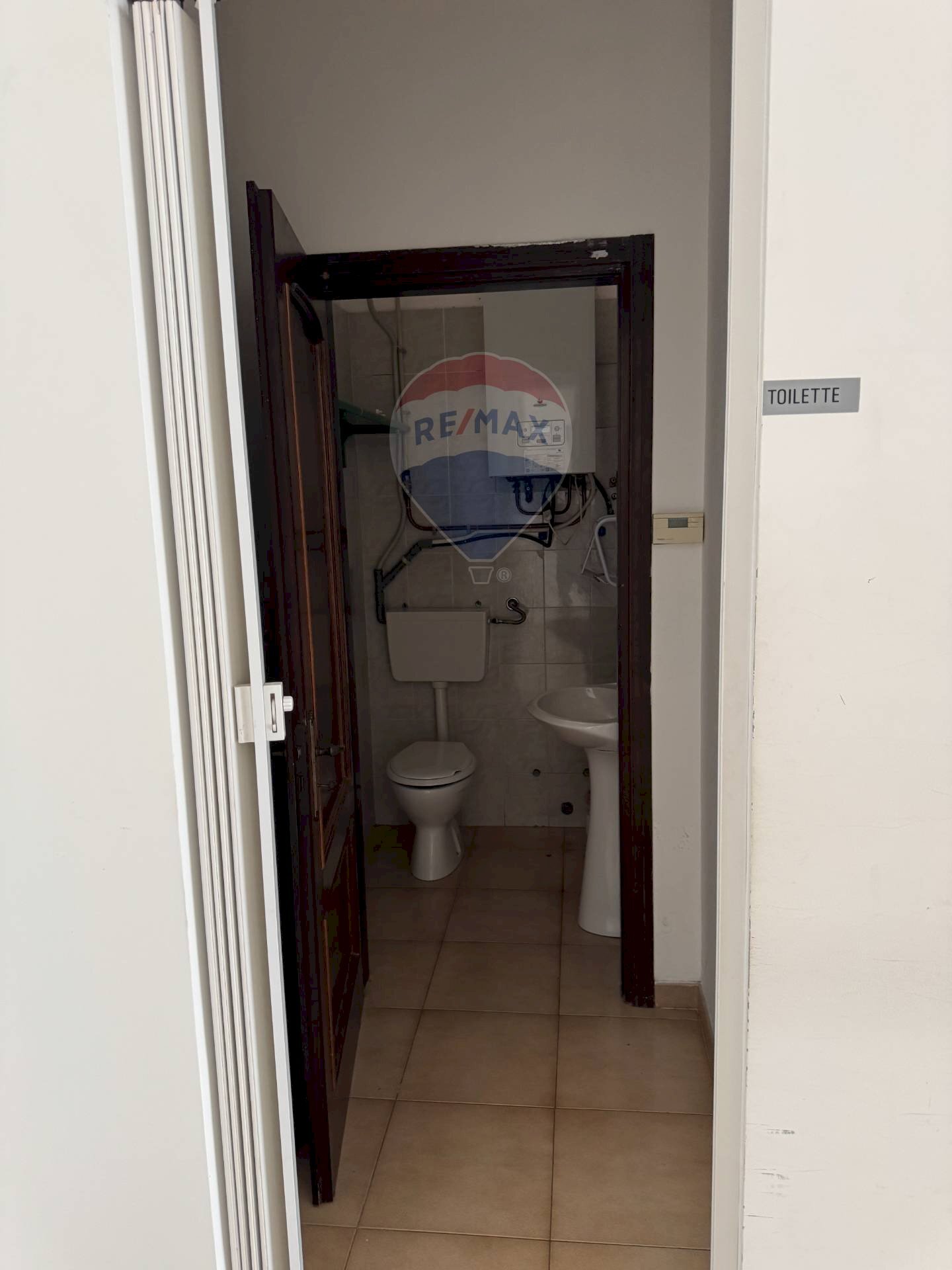 Bagno - Locale Commerciale Via Suor Marcella Arosio
15, Triggiano - foto 2