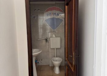 Bagno - Locale Commerciale Via Suor Marcella Arosio
 
15, Triggiano - foto 7