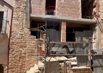 Edificio all\'aperto - Casa indipendente Via Forno D'Addante
 
34, Turi - foto 2