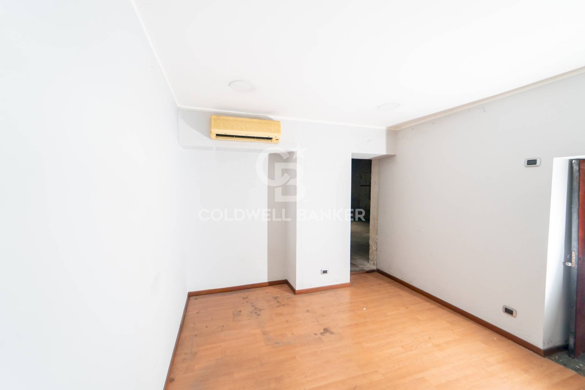 Foto 3 - Commercial Premises Via De Branca
 
24-28-30, Catania - photo 3