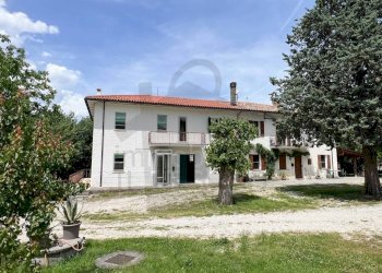 Facciata - Casa indipendente Case Giogano, 46, San Leo - foto 1