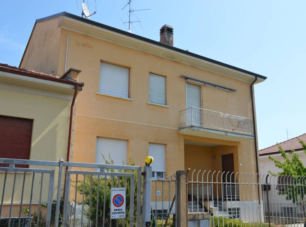 Facciata - Villa via Legnano, 8, Gallarate - photo 1