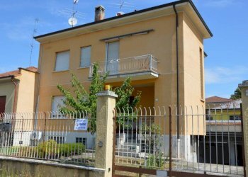 Facciata - Villa via Legnano, 8, Gallarate - foto 25
