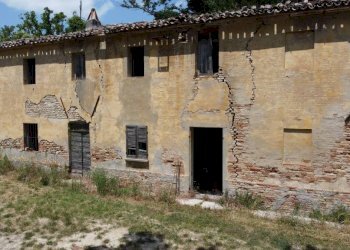 Facciata - Rustico via Mombaroccese, Cartoceto - foto 1