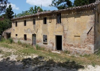 Facciata - Rustico via Mombaroccese, Cartoceto - foto 2