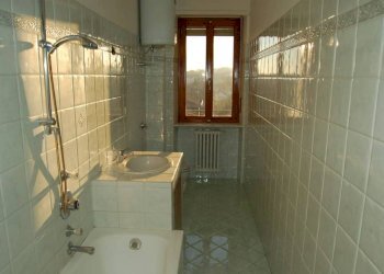 Bagno - Bilocale corso Torino, 23, Chieri - foto 7